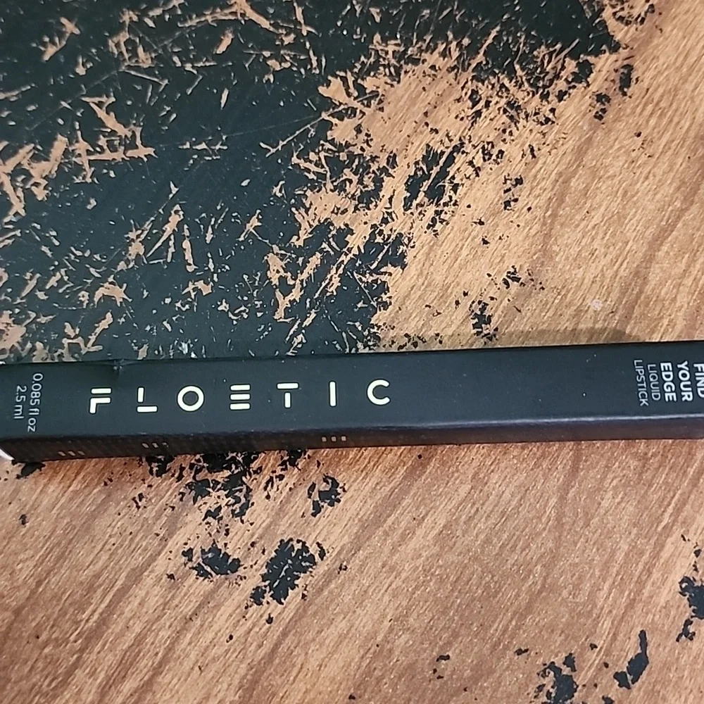 Sale 🎊 Floetic Find Your Edge Liquid Lipstick Fandango Pink Size .085 fl oz